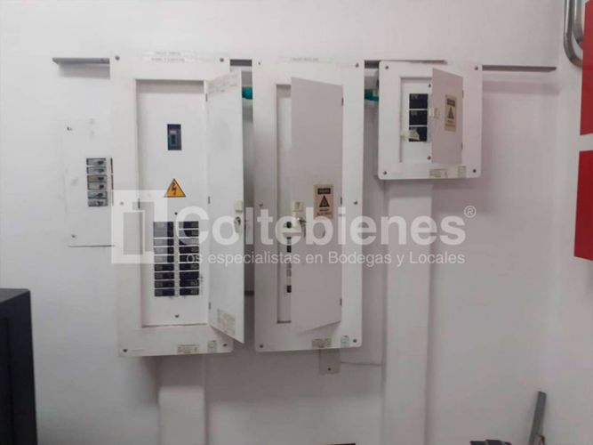Bodega en arriendo en Zona Industrial No. 1, Itagüí, 241 m² · foto 23 de 24