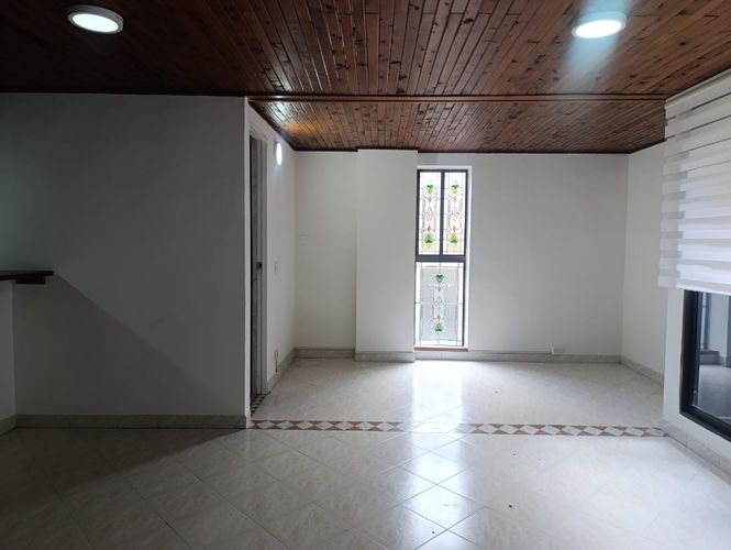 Apartamento de 2 alcobas en arriendo en Los Naranjos, Medellín, 75 m² · foto 6 de 15