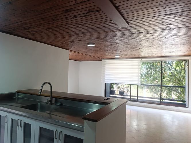 Apartamento de 2 alcobas en arriendo en Los Naranjos, Medellín, 75 m² · foto 7 de 15