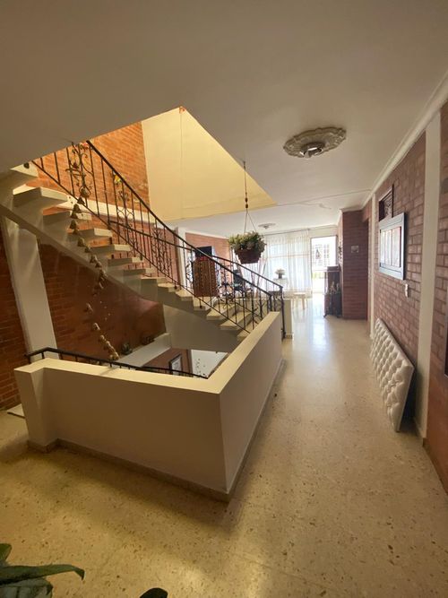 Casa de 5 alcobas en venta en Prados Del Limonar, Cali, 350 m² · foto 11 de 20