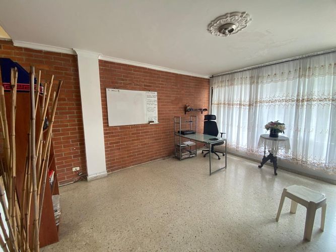 Casa de 5 alcobas en venta en Prados Del Limonar, Cali, 350 m² · foto 15 de 20