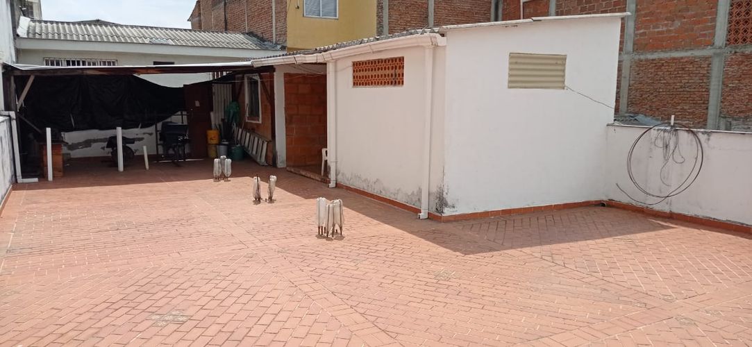 Casa de 5 alcobas en venta en Prados Del Limonar, Cali, 350 m² · foto 19 de 20