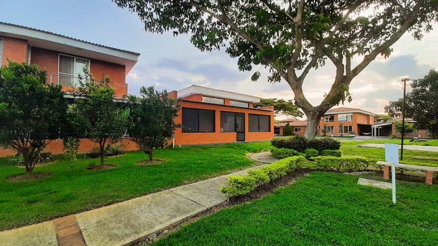Casa de 3 alcobas en venta en Cr. Pradera Iii, Jamundí, 320 m² · foto 3 de 24