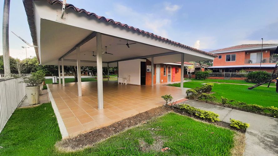 Casa de 3 alcobas en venta en Cr. Pradera Iii, Jamundí, 320 m² · foto 4 de 24