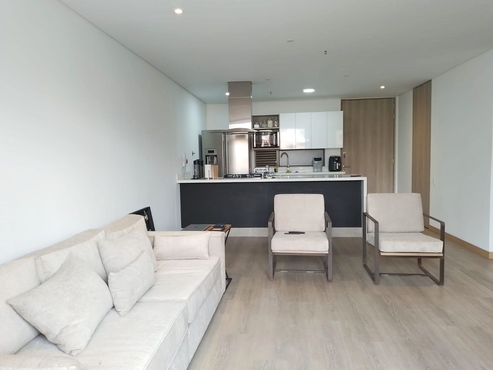 Apartamento en venta en El Poblado, Medellín · foto 3 de 15