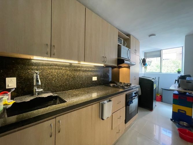 Apartamento de 3 alcobas en venta en El Poblado, Medellín, 85 m² · foto 5 de 13