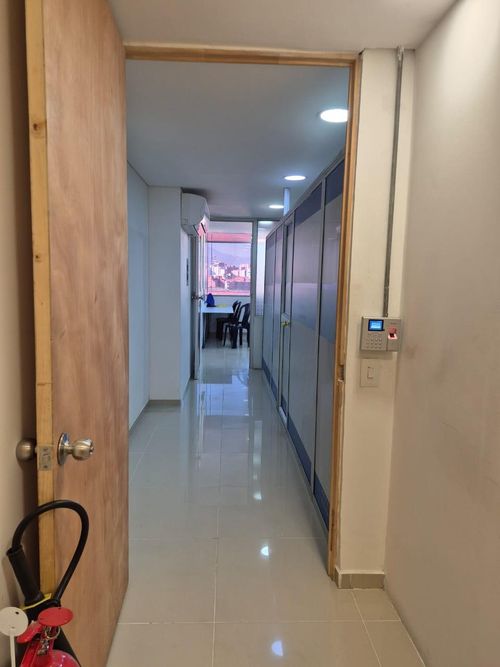 Oficina en venta en Naranjal, Medellín, 208 m² · foto 2 de 11