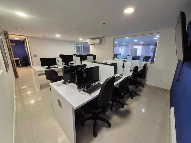 Oficina en venta en Naranjal, Medellín, 208 m² · foto 5 de 11