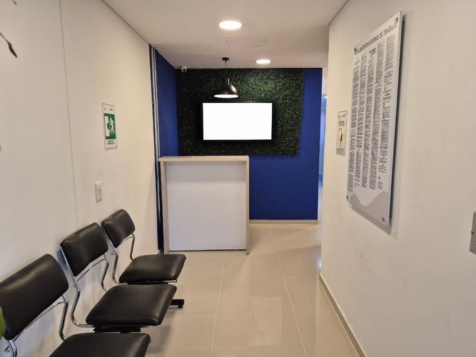 Oficina en venta en Naranjal, Medellín, 208 m² · foto 7 de 11