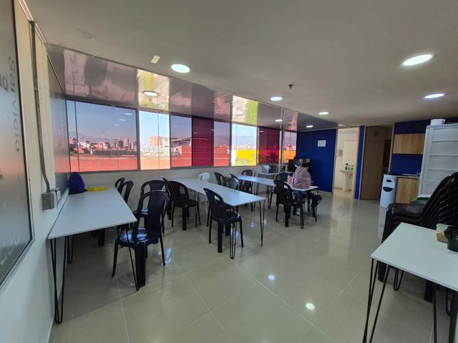 Oficina en venta en Naranjal, Medellín, 208 m² · foto 10 de 11