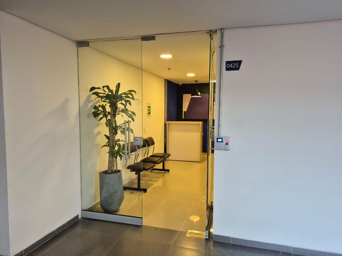 Oficina en venta en Naranjal, Medellín, 208 m² · foto 11 de 11