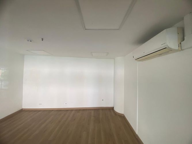 Local en arriendo en Cumbres, Envigado, 30 m² · foto 2 de 5