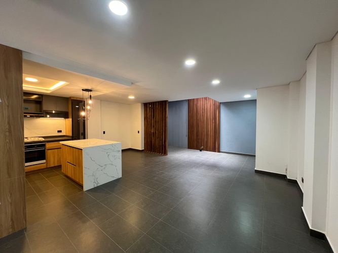 Casa de 4 alcobas en venta en El Diamante, Medellín, 240 m² · foto 2 de 12