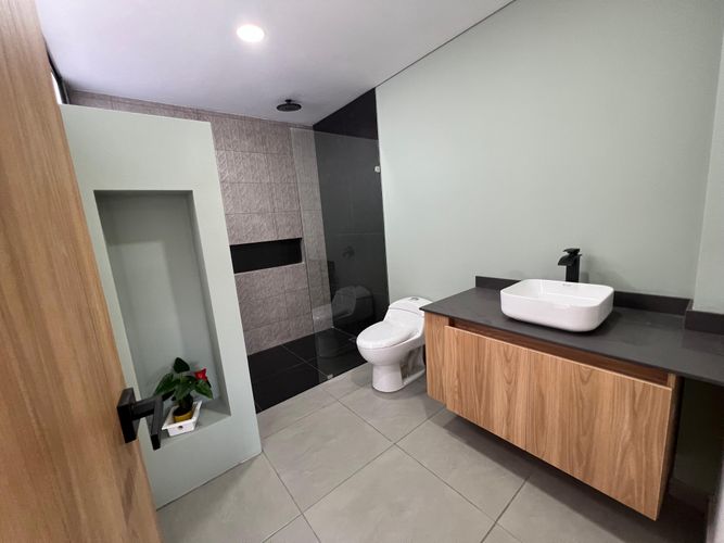 Casa de 4 alcobas en venta en El Diamante, Medellín, 240 m² · foto 8 de 12