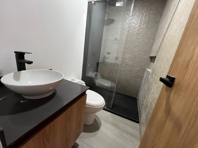 Casa de 4 alcobas en venta en El Diamante, Medellín, 240 m² · foto 10 de 12