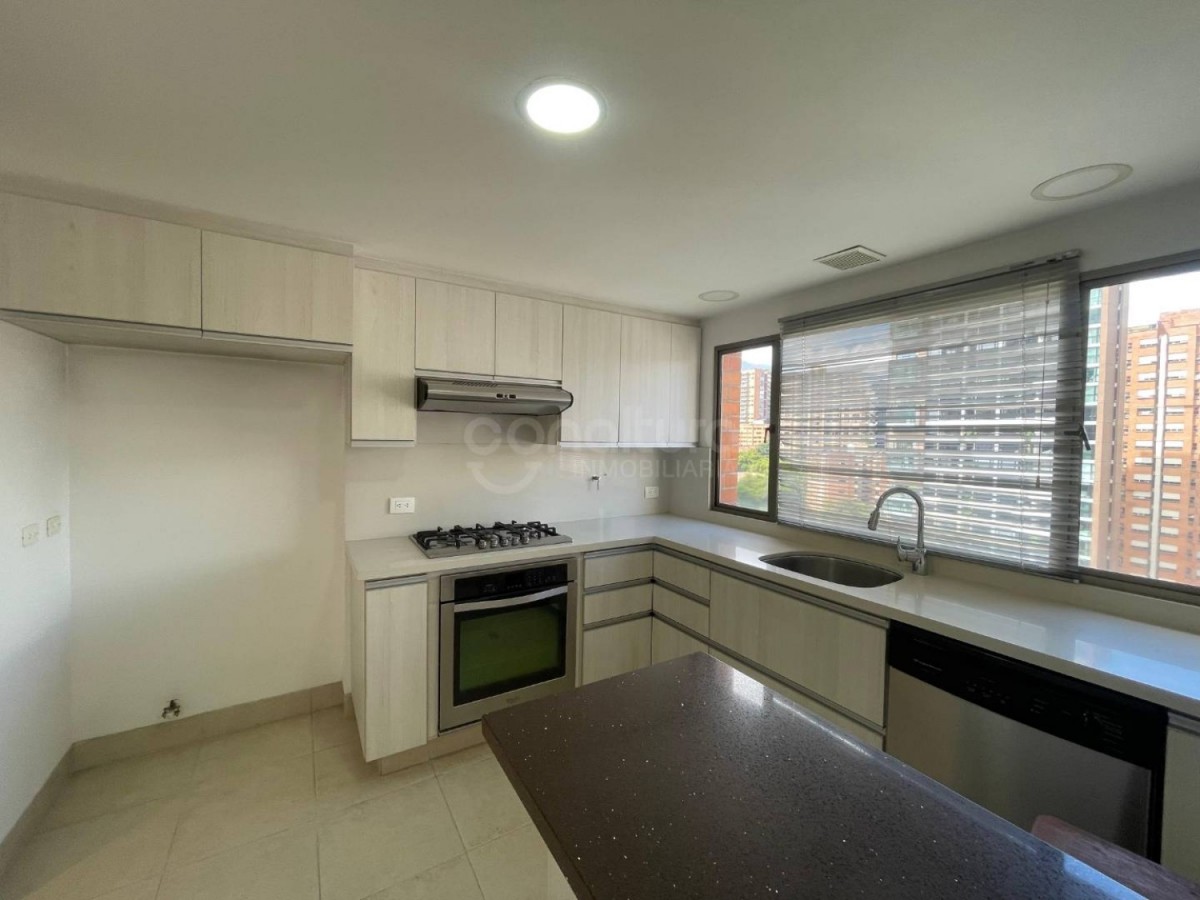 Apartamento en venta en El Poblado, Medellín 2