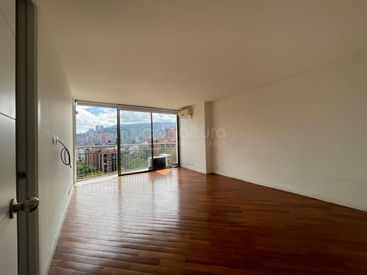 Apartamento en venta en El Poblado, Medellín · foto 12 de 24