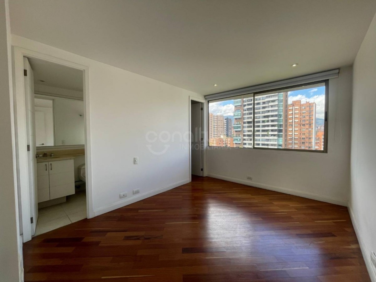 Apartamento en venta en El Poblado, Medellín · foto 18 de 24
