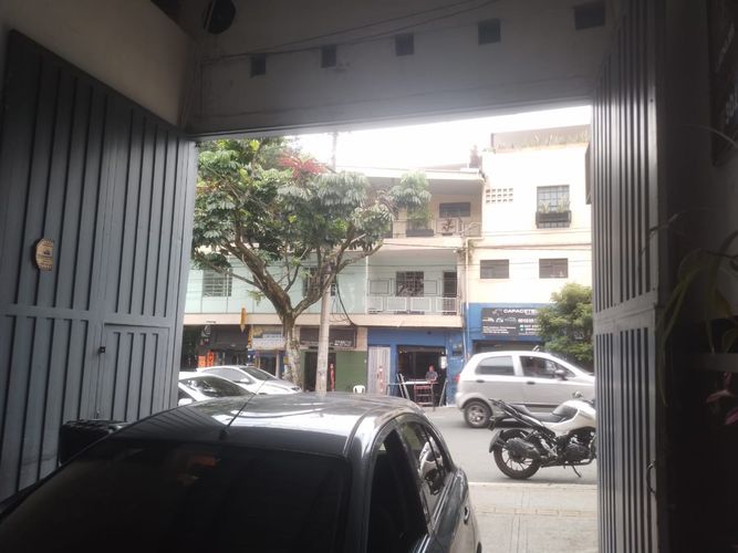 Bodega en venta en El Poblado, Medellín, 220 m² · foto 2 de 17