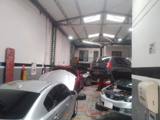 Bodega en venta en El Poblado, Medellín, 220 m² · foto 6 de 17