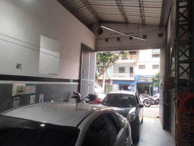 Bodega en venta en El Poblado, Medellín, 220 m² · foto 9 de 17