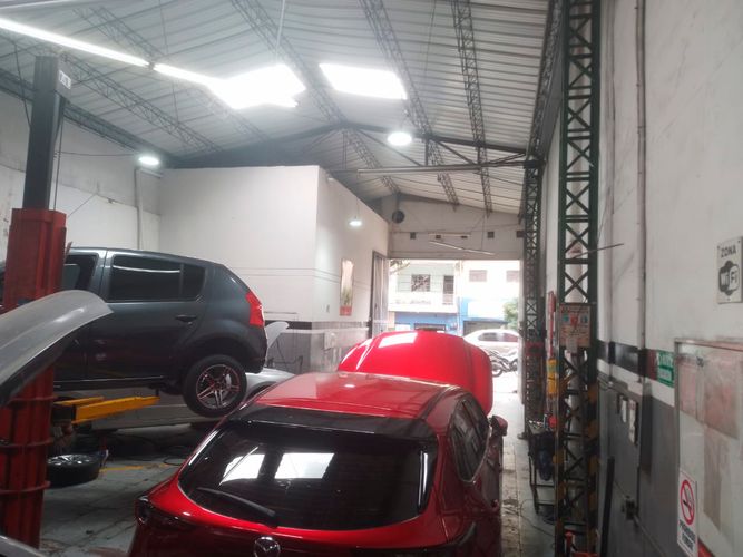 Bodega en venta en El Poblado, Medellín, 220 m² · foto 10 de 17