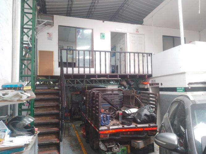 Bodega en venta en El Poblado, Medellín, 220 m² · foto 11 de 17