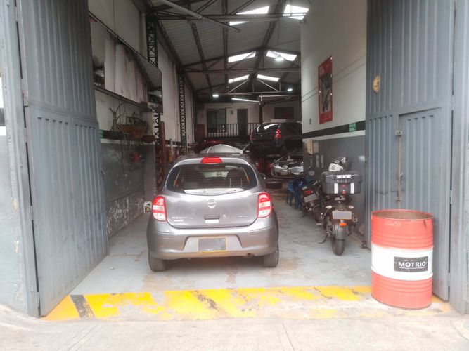 Bodega en venta en El Poblado, Medellín, 220 m² · foto 14 de 17