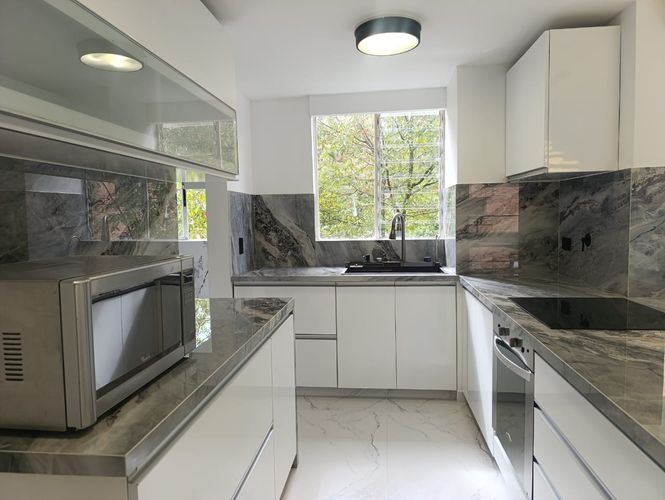 Apartamento de 3 alcobas en arriendo en El Poblado, Medellín, 150 m² · foto 9 de 20
