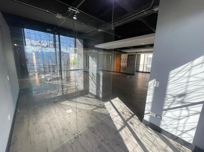 Oficina en arriendo en Las Lomas No.2, Medellín, 250 m² · foto 4 de 18