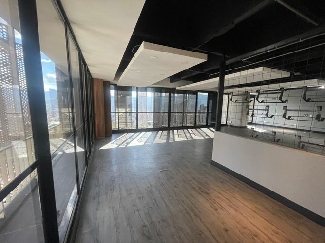 Oficina en arriendo en Las Lomas No.2, Medellín, 250 m² · foto 8 de 18