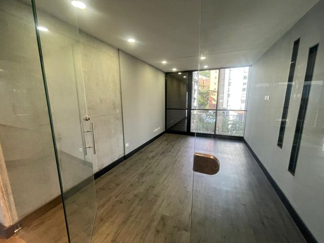 Oficina en arriendo en Las Lomas No.2, Medellín, 250 m² · foto 11 de 18