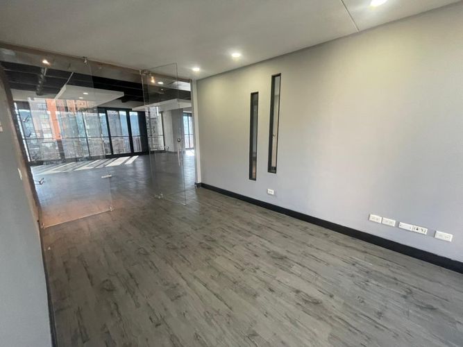 Oficina en arriendo en Las Lomas No.2, Medellín, 250 m² · foto 12 de 18