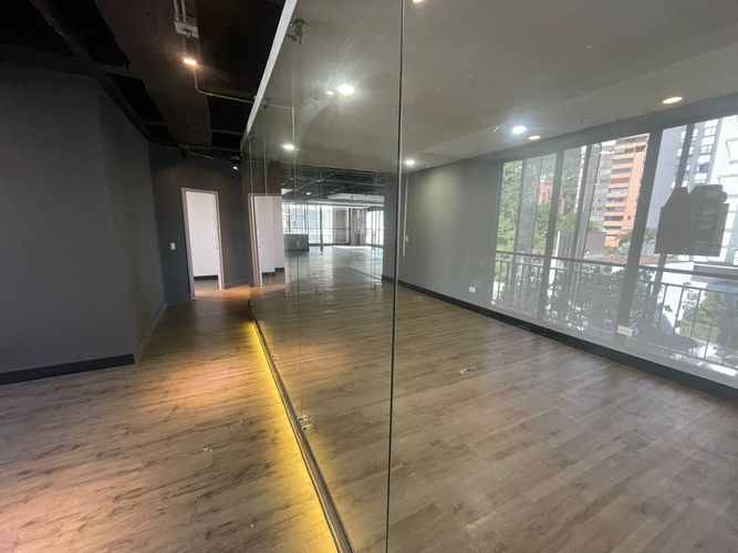 Oficina en arriendo en Las Lomas No.2, Medellín, 250 m² · foto 16 de 18