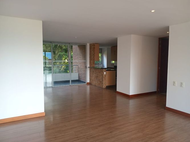 Apartamento de 2 alcobas en arriendo en El Poblado, Medellín, 175 m² · foto 8 de 20