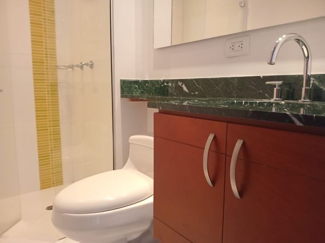 Apartamento de 2 alcobas en arriendo en El Poblado, Medellín, 175 m² · foto 20 de 20