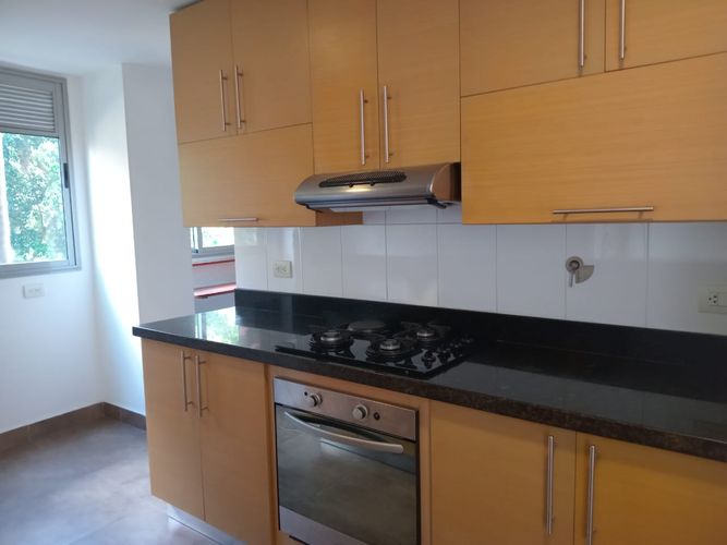 Apartamento de 2 alcobas en arriendo en El Poblado, Medellín, 175 m² · foto 5 de 20