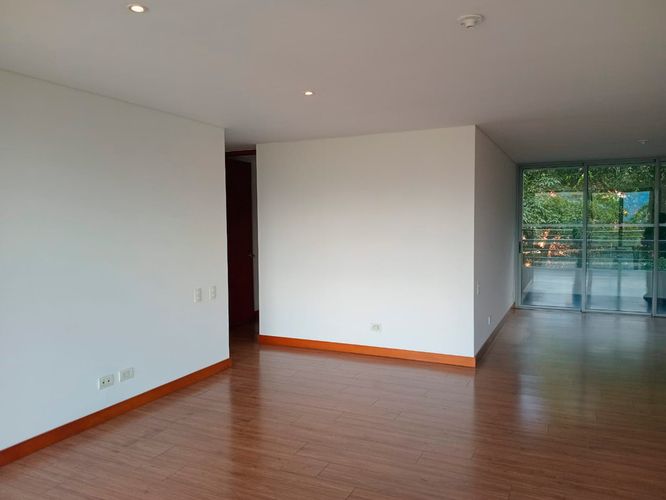 Apartamento de 2 alcobas en arriendo en El Poblado, Medellín, 175 m² · foto 13 de 20