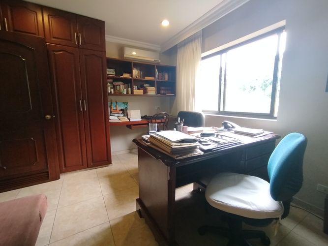 Apartamento de 3 alcobas en venta en Santa Monica, Cali, 232 m² · foto 20 de 24