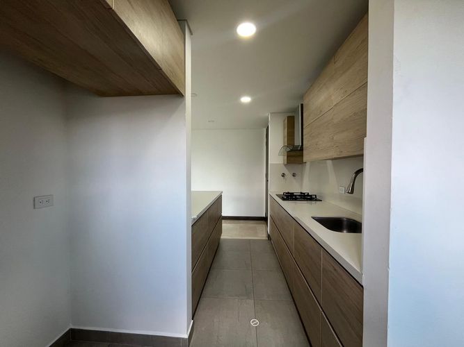 Apartamento de 3 alcobas en arriendo en El Poblado, Medellín, 125 m² · foto 7 de 19