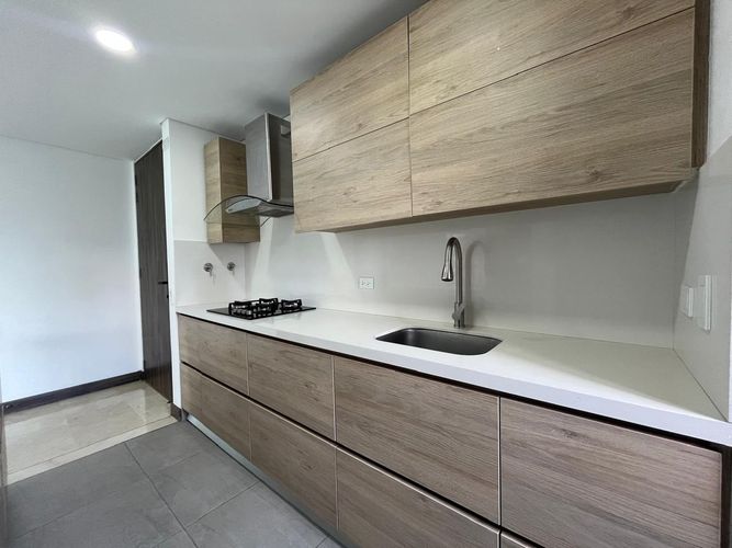 Apartamento de 3 alcobas en arriendo en El Poblado, Medellín, 125 m² · foto 5 de 19