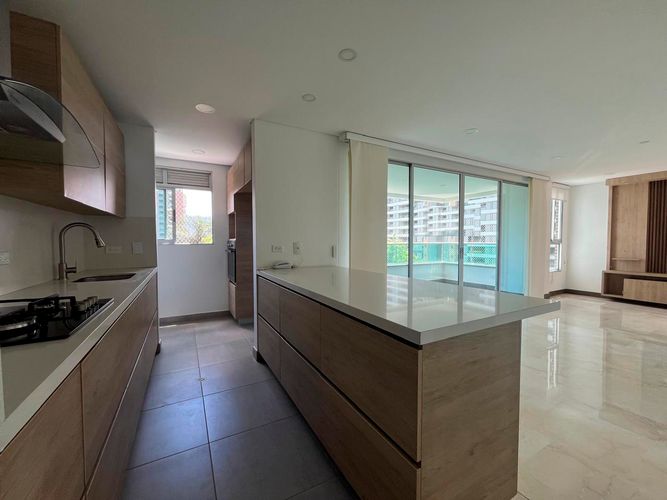 Apartamento de 3 alcobas en arriendo en El Poblado, Medellín, 125 m² · foto 8 de 19