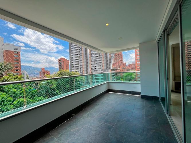 Apartamento de 3 alcobas en arriendo en El Poblado, Medellín, 125 m² · foto 19 de 19