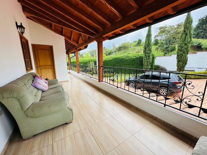 Casa de 6 alcobas en venta en El Carmen De Viboral, El Carmen de Viboral, 450 m² · foto 9 de 22