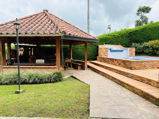 Casa de 6 alcobas en venta en El Carmen De Viboral, El Carmen de Viboral, 450 m² · foto 2 de 22