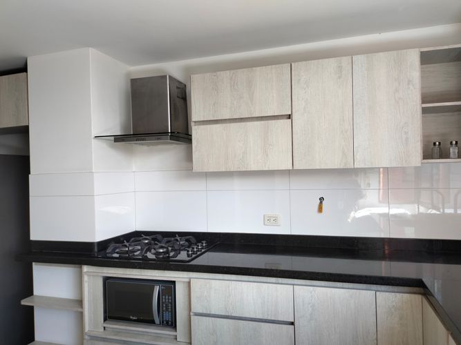 Apartamento de 2 alcobas en arriendo en El Poblado, Medellín, 80 m² · foto 6 de 17