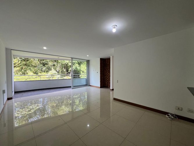 Apartamento de 3 alcobas en arriendo en Cumbres, Envigado, 100 m² · foto 3 de 18
