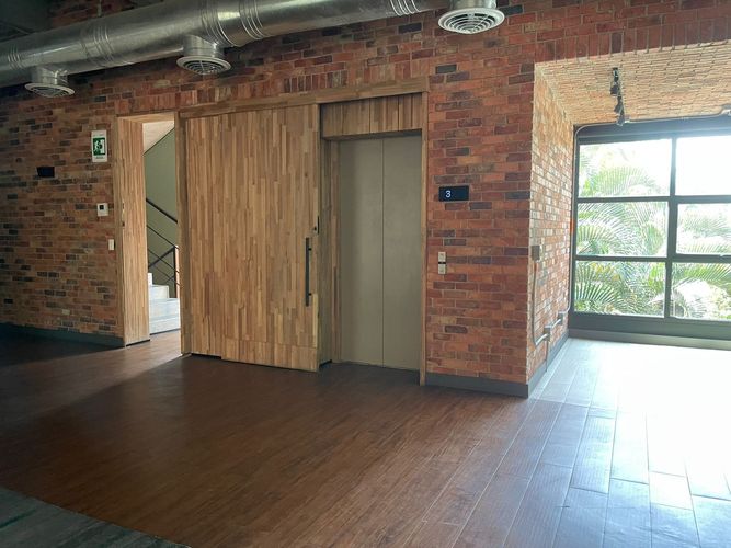 Oficina en arriendo en El Poblado, Medellín, 300 m² · foto 7 de 11