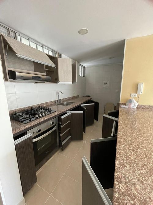 Apartamento de 3 alcobas en venta en Provenza, Bucaramanga, 78 m² · foto 3 de 24