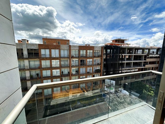 Apartamento de 3 alcobas en venta en Chicó Reservado, Bogotá, 160 m² · foto 3 de 18